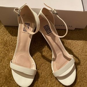 White short classic heel